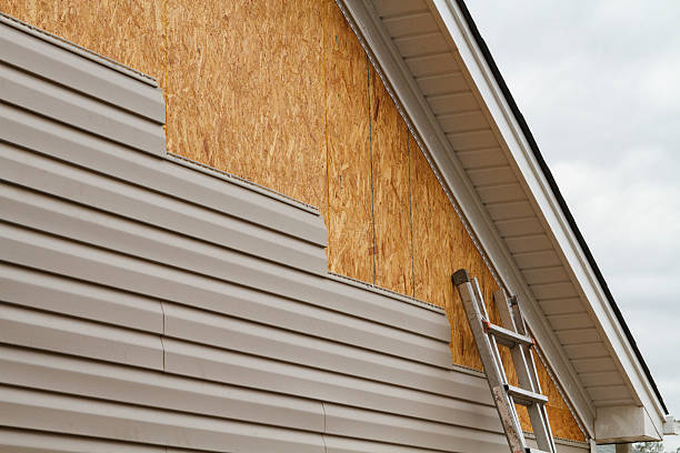 Professional Siding Contractor technician working in Bonney Lake, WA